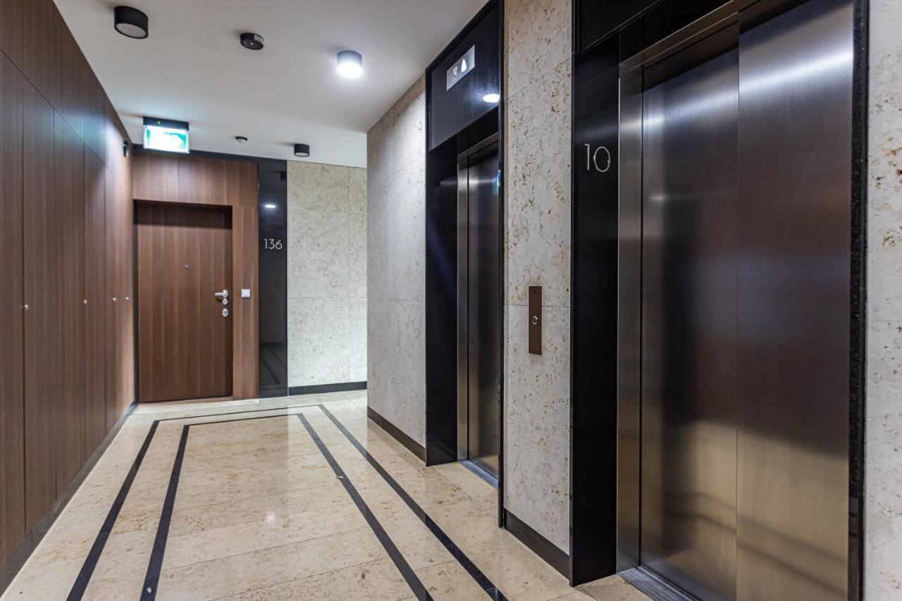 Mennica Residence Deluxe Varsóvia Exterior foto